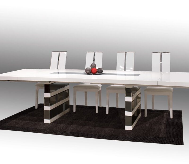 MERA DINING TABLE